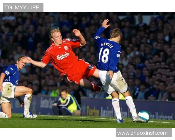 曼联与埃弗顿对决内维尔兄弟的传奇故事与足球生涯回顾